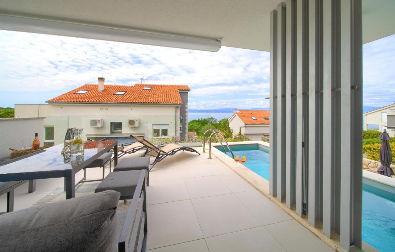 Villa Solis Lacus Modern Apartment - Private Heated Pool - Smart Tv Sky X - Free Parking Njivice Eksteriør billede