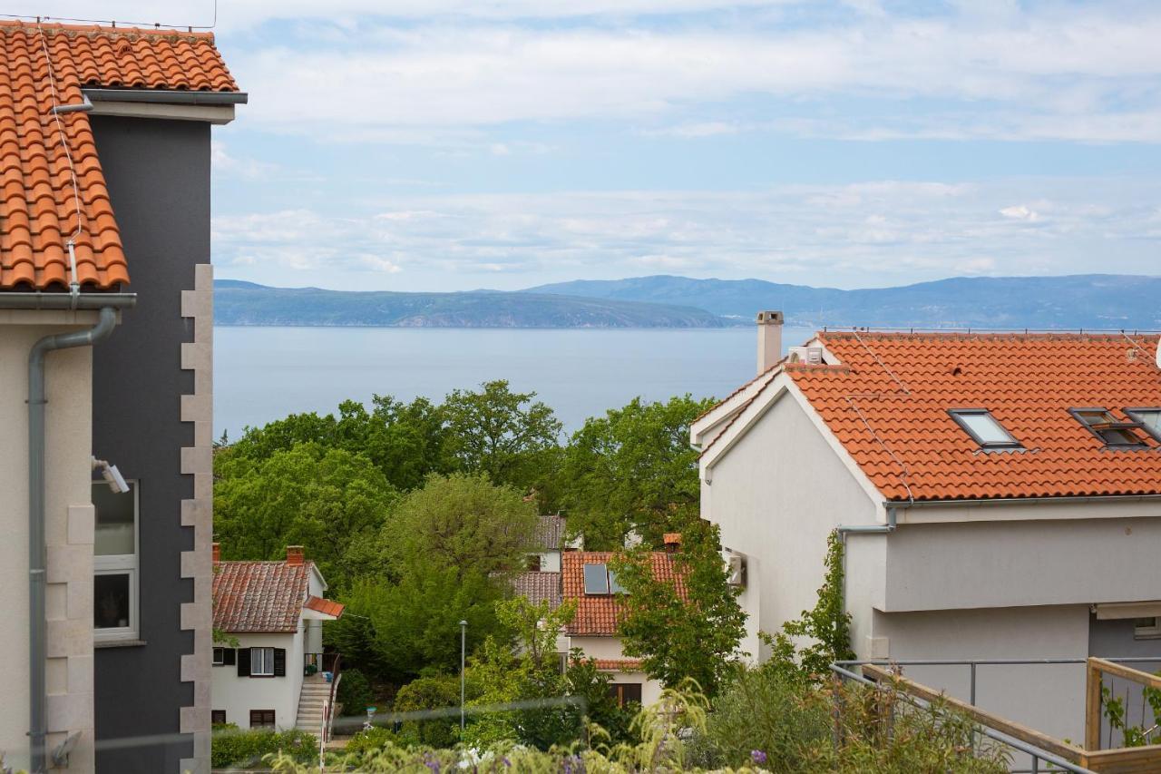 Villa Solis Lacus Modern Apartment - Private Heated Pool - Smart Tv Sky X - Free Parking Njivice Eksteriør billede