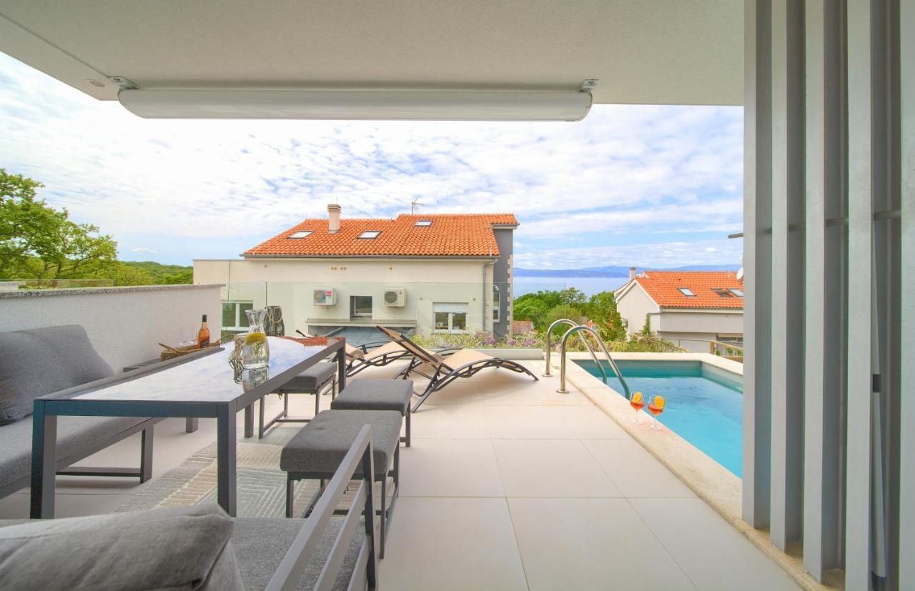 Villa Solis Lacus Modern Apartment - Private Heated Pool - Smart Tv Sky X - Free Parking Njivice Eksteriør billede