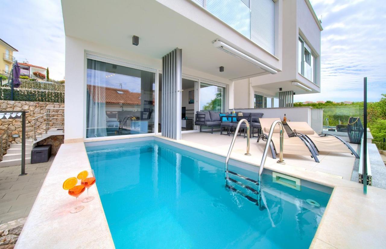 Villa Solis Lacus Modern Apartment - Private Heated Pool - Smart Tv Sky X - Free Parking Njivice Eksteriør billede