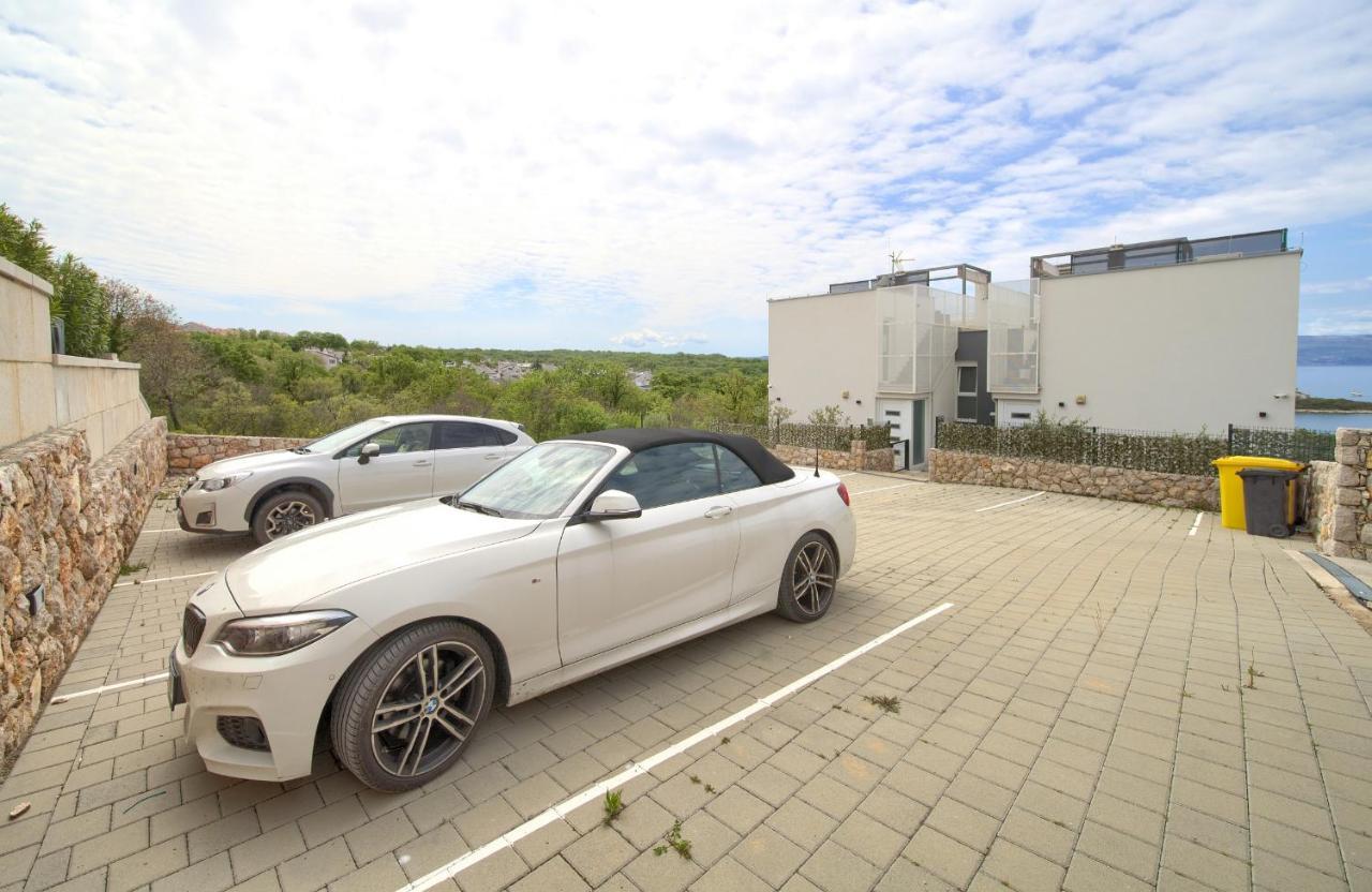 Villa Solis Lacus Modern Apartment - Private Heated Pool - Smart Tv Sky X - Free Parking Njivice Eksteriør billede