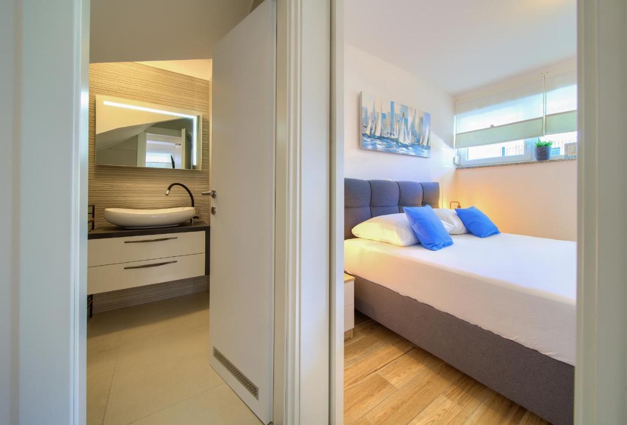 Villa Solis Lacus Modern Apartment - Private Heated Pool - Smart Tv Sky X - Free Parking Njivice Eksteriør billede