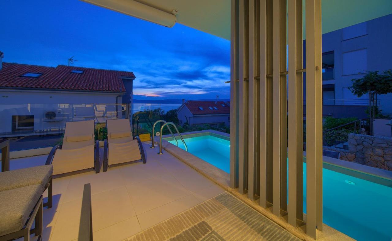 Villa Solis Lacus Modern Apartment - Private Heated Pool - Smart Tv Sky X - Free Parking Njivice Eksteriør billede